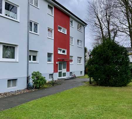 3-Raum-Hochparterre-Wohnung mit Balkon in Köln Dellbrück