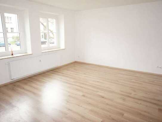Frei ab 1.7.25 ! TOP Singel-Whg. - Bad mit Wanne