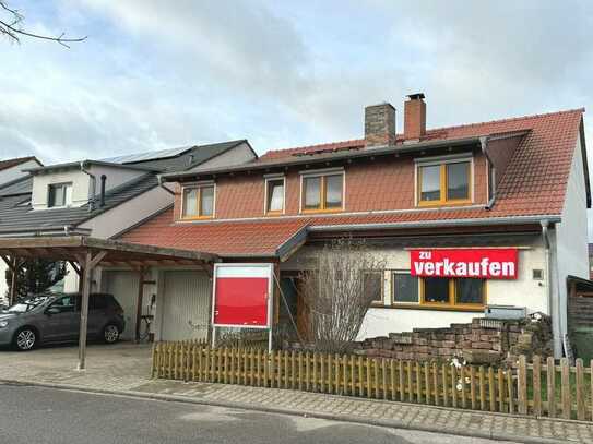 Sehr gepflegtes modernes Zweifamilienhaus mit gehobener Ausstattung in Neulußheim