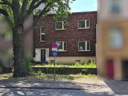 Vielfältige Nutzungsmöglichkeiten im modernisierten 4-Familienhaus in...