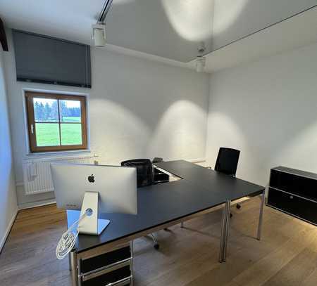 Hochwertiges Design Büro mitten in der Natur von Oberhaching