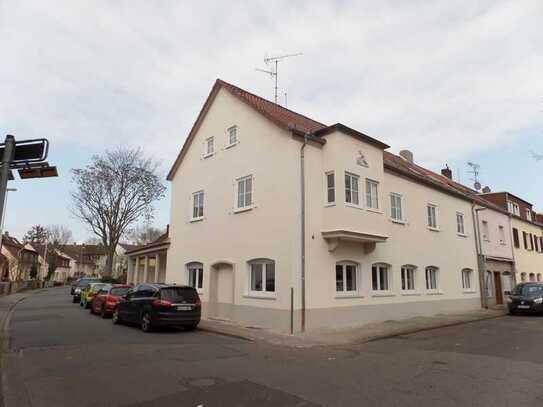 Schöne helle 2 Zimmer Wohnung mit Balkon am Wiener Platz in MZ-Kostheim