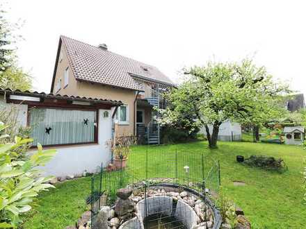 Zweifamilienhaus mit schönem Garten in bevorzugter Lage von Ostfildern-Kemnat.