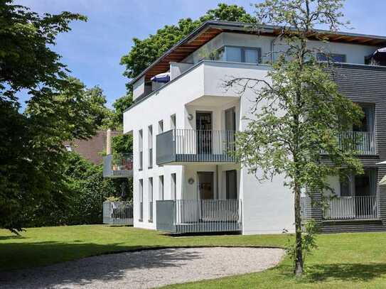 Exklusive, gepflegte 4-Zimmer-EG-Wohnung mit Balkon in München-Solln