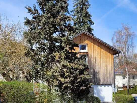Haus mit Garten. 1A Lage. Kleine Idylle in der Stadt. Inkl. 2 Stellplätze.