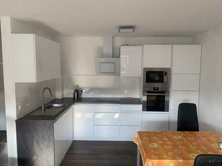 REDUZIERT!! Neuwertige DG-Wohnung in idyllischer Lage