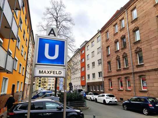 Neuwertige 2-Raum-Dachgeschosswohnung mit Dachterrasse und Einbauküche in Nürnberg