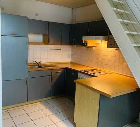 Stilvolle 2-Zimmer-Maisonette-Wohnung mit gehobener Innenausstattung mit Balkon und EBK in Rodenbach