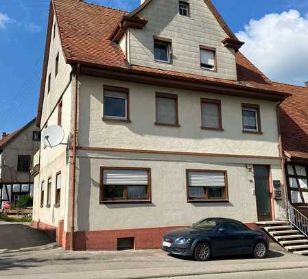 Gut vermietetes Dreifamilienhaus im Herzen von Aldingen