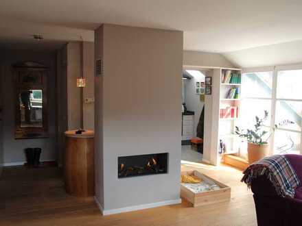 Luxeriöse Dachwohnung mit Küche, Tiefgarage, Balkon...