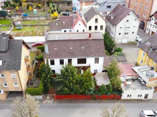 Projekt mit Baugenehmigung und Planung: Sanierungsbedürftige Bestandsimmobilie als 5-Familienhaus!