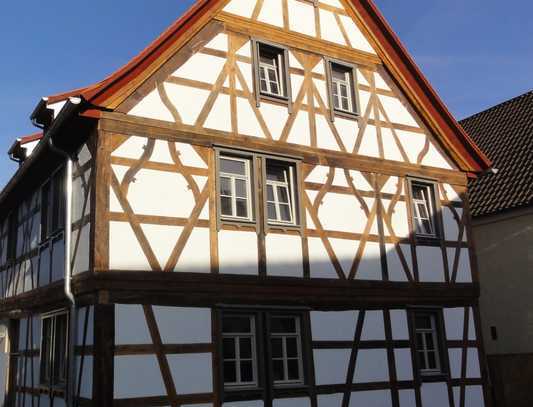 Wohnen im Denkmal - Fachwerkhaus 2,5-Zimmer-Wohnung mit Balkon