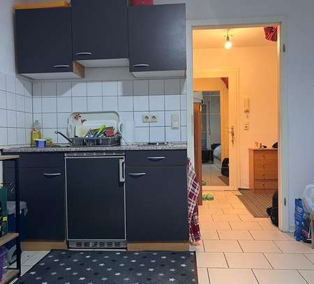 Geschmackvolle 1-Zimmer-Wohnung mit Küche und Stellplatz in Mannheim Neckarau