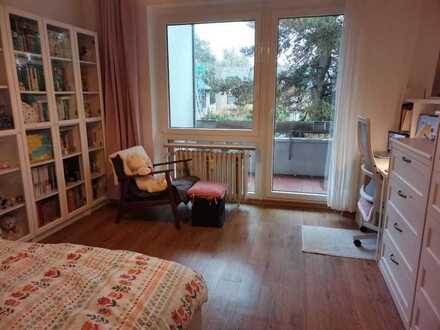 Hello 2,5-Zimmer-Wohnung mit 2 Balkonen und EBK