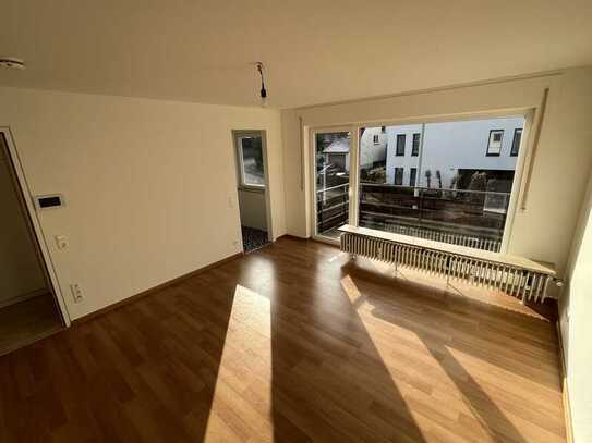 Sehr schöne 1-Zimmer-/Küche-/Bad-/Balkon-Wohnung, Erstbezug nach umfassender Modernisierung