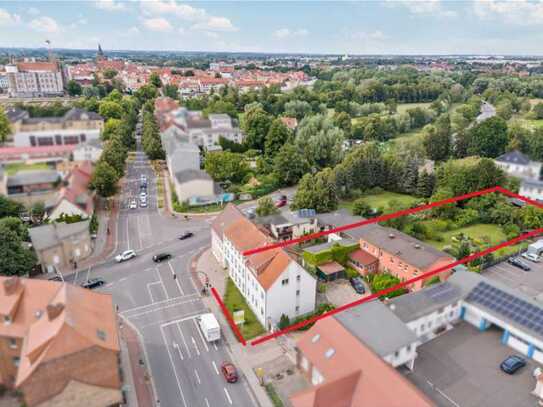 Mehrfamilienhaus mit Hinterhaus und Garten in der Nähe vom Schlossgarten in Güstrow