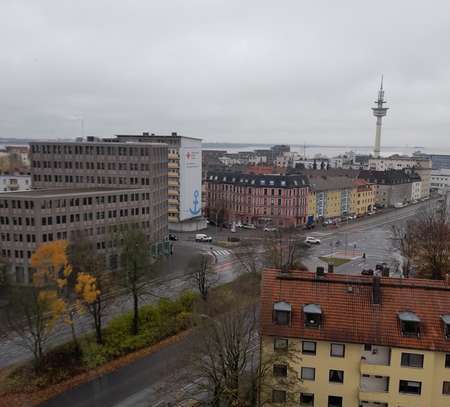 Traumaussichtswohnung mit Balkon und EBK