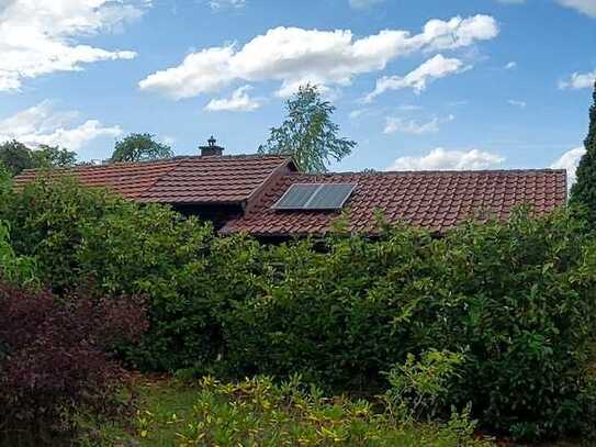 Gartengrundstück mit vielseitigem Gartenhaus und einzigartigem Ausblick