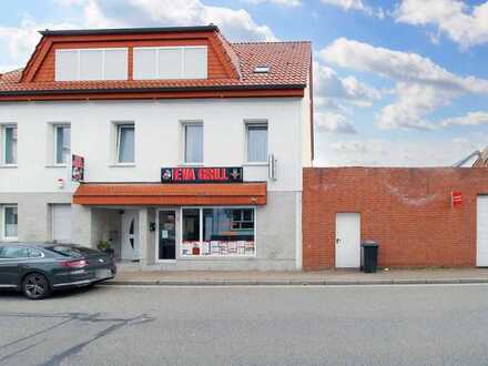 Große Fläche mit vielen Optionen: Einfamilienhaus mit Gewerbe und Baufläche für Wohnhaus