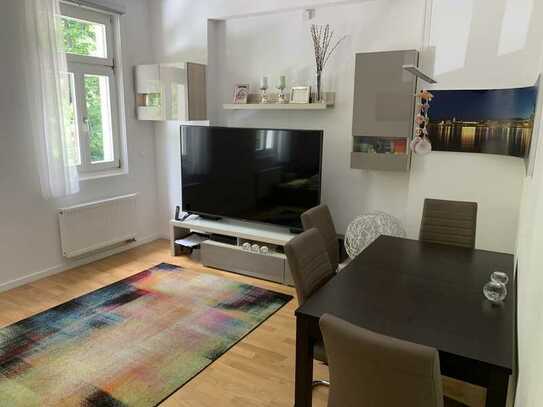 Stilvolle 4-Zimmer-Wohnung mit gehobener Ausstattung, 21 m² Terrasse und EBK in Wiesbaden-Biebrich