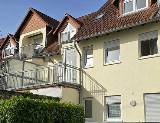 Helle, neu renovierte 2-Zimmer-ETW mit Balkon, Tageslichtbad, Stellplatz, ca. 57 qm, Wi-Nordenstadt