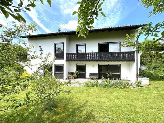 Ein- bis Zweifamilienhaus mit grossem Garten in bester Wohnlage in Windach