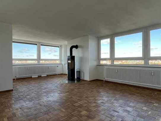 Helle 4-Zimmer-Wohnung mit Panoramablick und großem Balkon direkt am Wöhrder See in Nürnberg