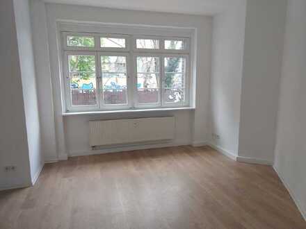 Conradstraße: geräumige 2-Zi-Wohnung im Hochparterre