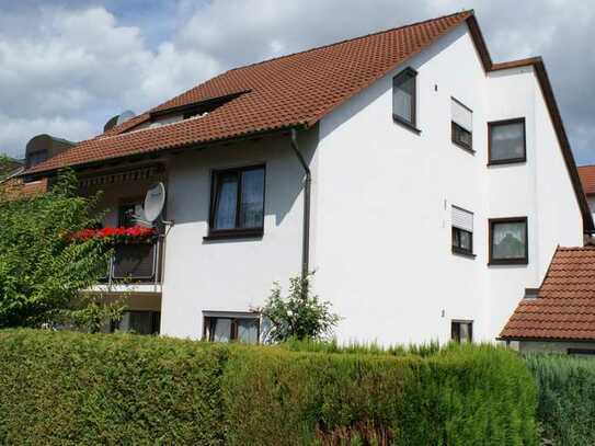 Schöne und helle 3 1/2-Zimmer 1. OG-Wohnung mit Südbalkon in Großsachsenheim