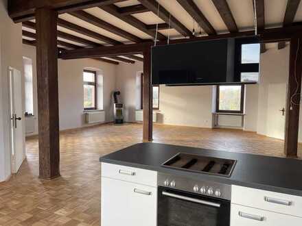 Stilvolle, geräumige 3-Zimmer-Loft-Wohnung mit Einbauküche in Frankfurt