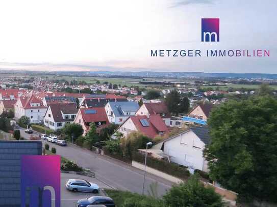 4,5-Zimmer-DG-Wohnung in ruhigem Wohngebiet und Blick über die Fildern