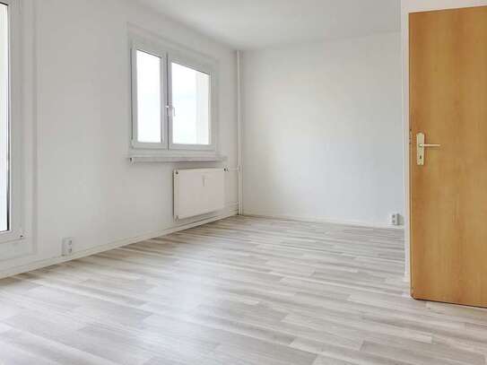 Wir renovieren für Sie! 3-Zimmer-Wohnung mit Balkon!