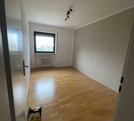 Stilvolle 3-Zimmer-Wohnung mit Balkon und EBK in Regensburg