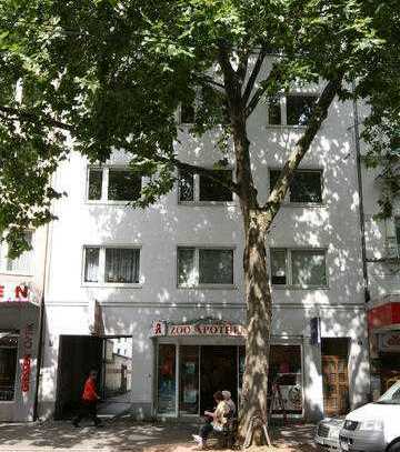Stilvolle 2-Zimmer-Wohnung mit Balkon, EBK und deckenhohen Einbauschränken in Düsseldorf