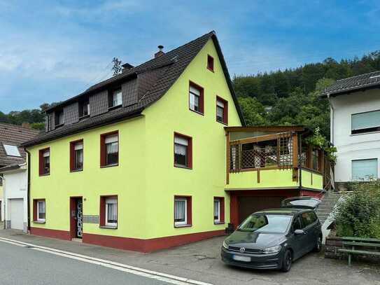 Attraktives Dreifamilienhaus in zentraler Lage von Altneudorf
