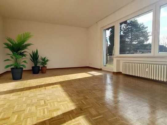 *HELLE UND RUHIGE 2,5-Zi. Whg. mit Sonnenbalkon, Möbiusstraße, E-Frohnhausen!*