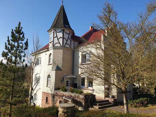 Villa mit parkähnlichem Grundstück