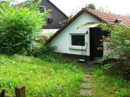 Sonnige 1 Zimmer Wohnung mit Garten und eigenem Eingang in ruhiger Lage