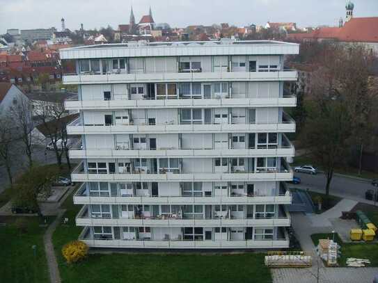 Lichtdurchflutete Wohnung mit großem Balkon