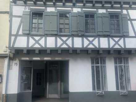 Vollständig renovierte 4-Zimmer-Wohnung mit Einbauküche in Rottenburg