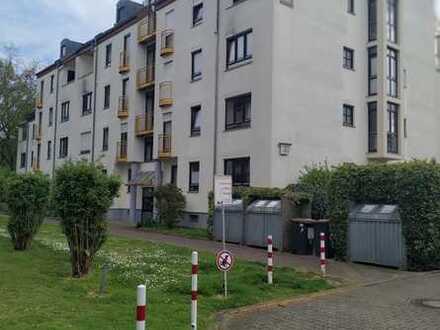 3 Zimmerwohnung mit Garten und PKW-Stellplatz !