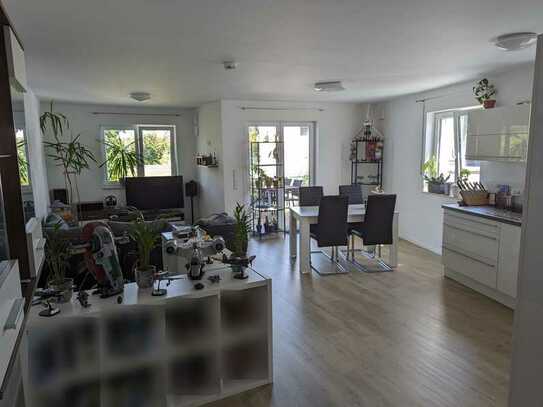 Stilvolle, neuwertige 3-Raum-Wohnung mit EBK in Manching