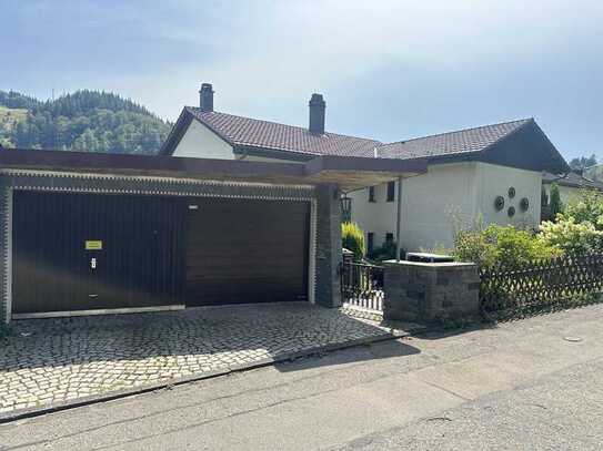 Zweifamilienhaus in Zell mit großem Garten