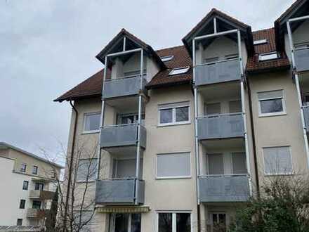 RESERVIERT! Renovierte 3-Raum-DG-Wohnung mit Balkon in Willstätt