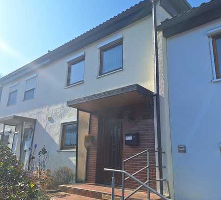 Charmantes Reihenmittelhaus mit Garage in Orschel-Hagen