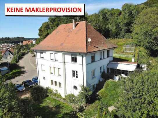 Stilvolles Zweifamilienhaus in Albstadt mit 1.531 m² Grund