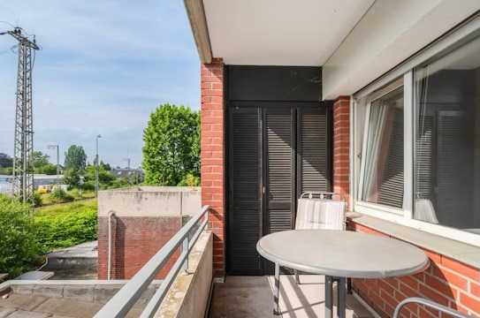 Freundliche 2-Zimmer-Wohnung mit Balkon und Einbauküche in Mönchengladbach