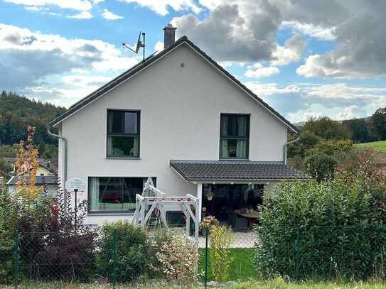 KFW-55 Einfamilienhaus mit Einliegerwohnung in Lautertal