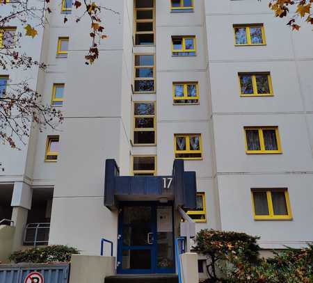 Freie 3-Zimmer-Wohnung (inkl. Einbauküche, Loggia, Gäste-WC) in Darmstadt Eberstadt