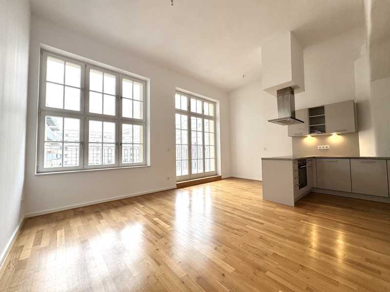 Familienfreundliche 4-Zimmer-Wohnung mit 2 Bädern, EBK und großem Balkon